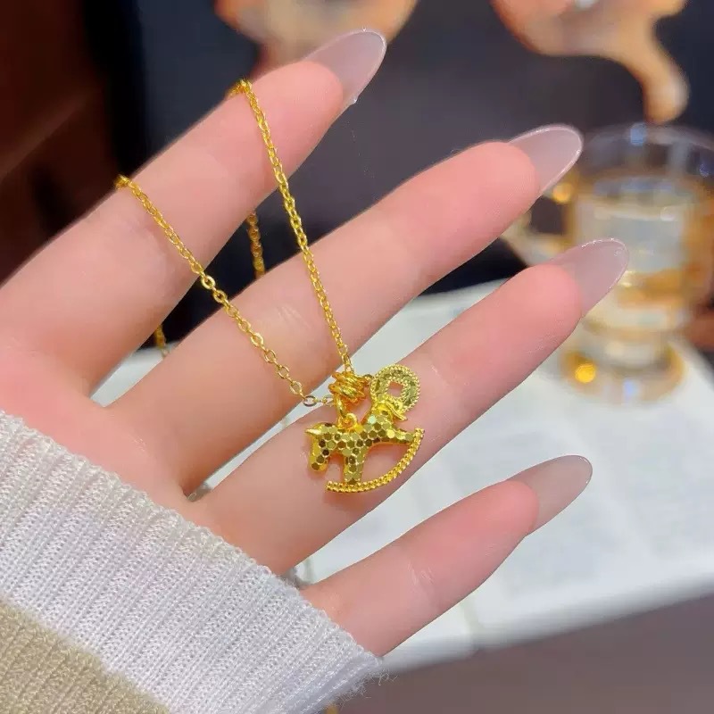 Sparkling Ice Crack Horse Pend - Coin Necklace Delicate 리뷰 및 가격