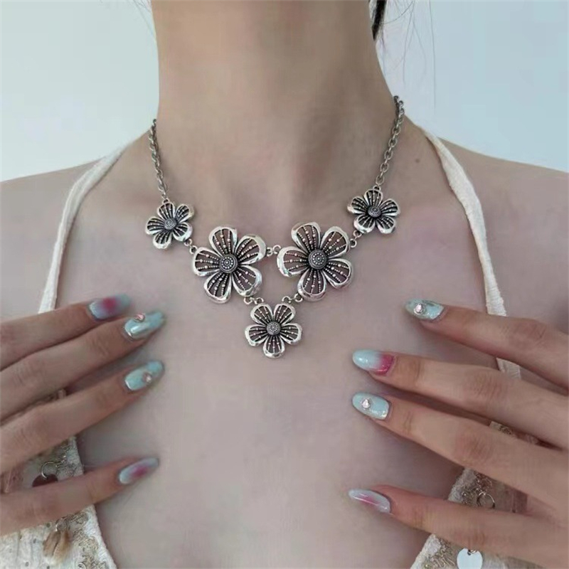 Romantic Metal Floral Locket N - Coin Necklace Delicate 리뷰 및 가격